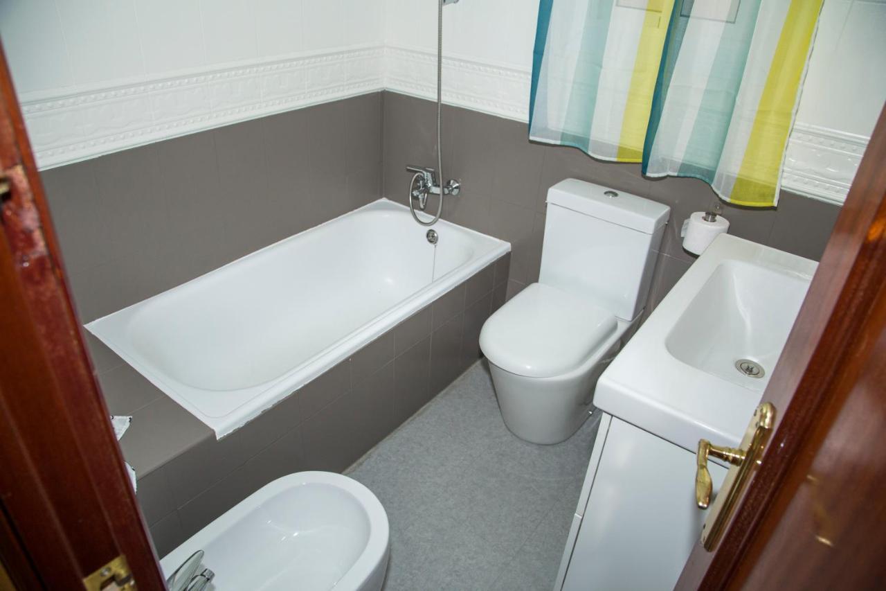 Apartamento Reus 1 - Parking gratuito Bagian luar foto