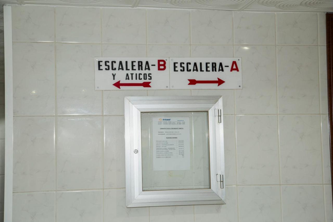 Apartamento Reus 1 - Parking gratuito Bagian luar foto